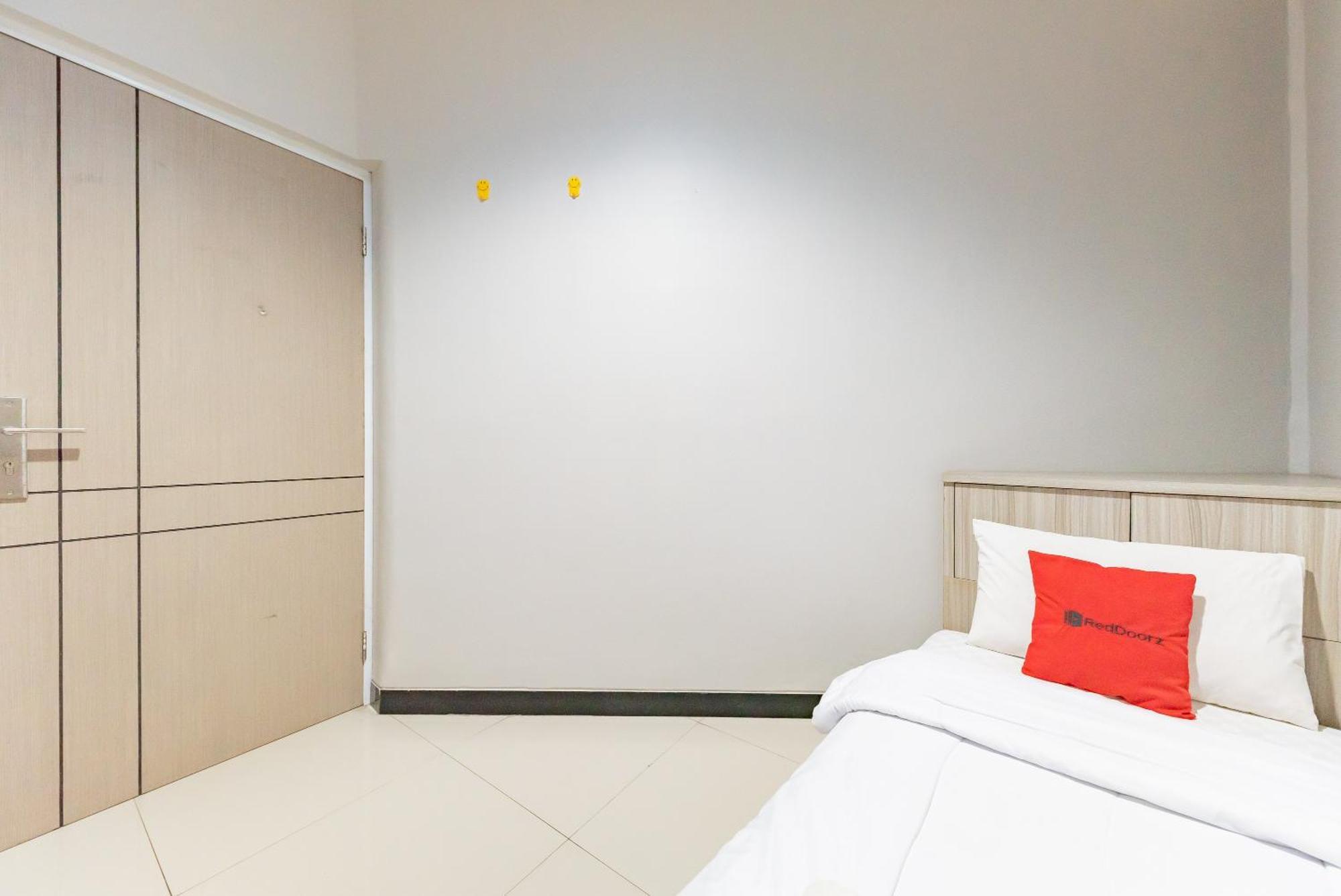 Reddoorz Near Botani Square Mall Bogor Exterior foto